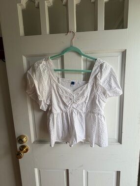 Old Navy White Puff-Sleeve Peplum Blouse